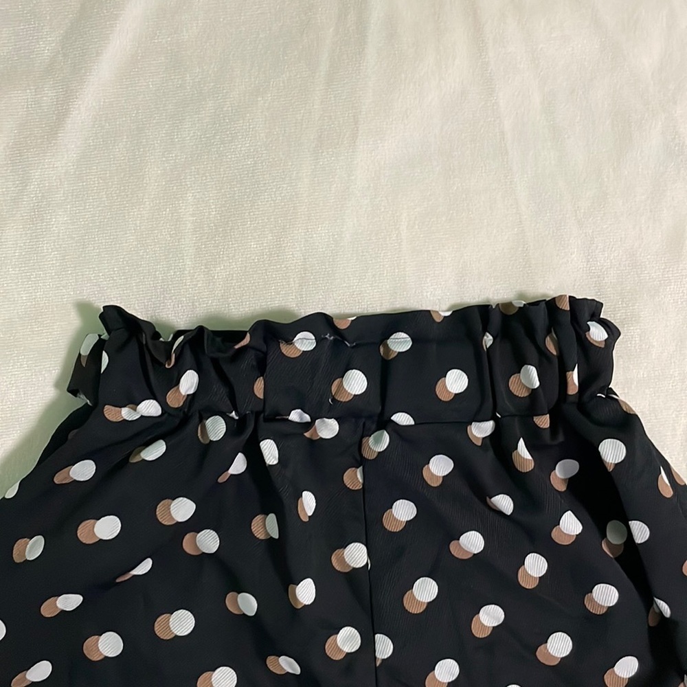 Shorts Size Small - Picture 2 of 2